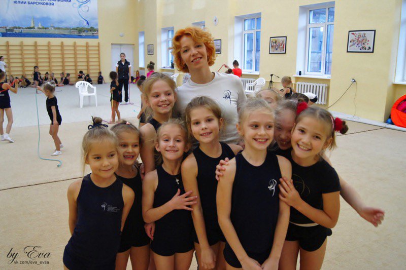 Олимпийская чемпионка Юлия Барсукова в гостях в центре гимнастики в Санкт-Петербурге